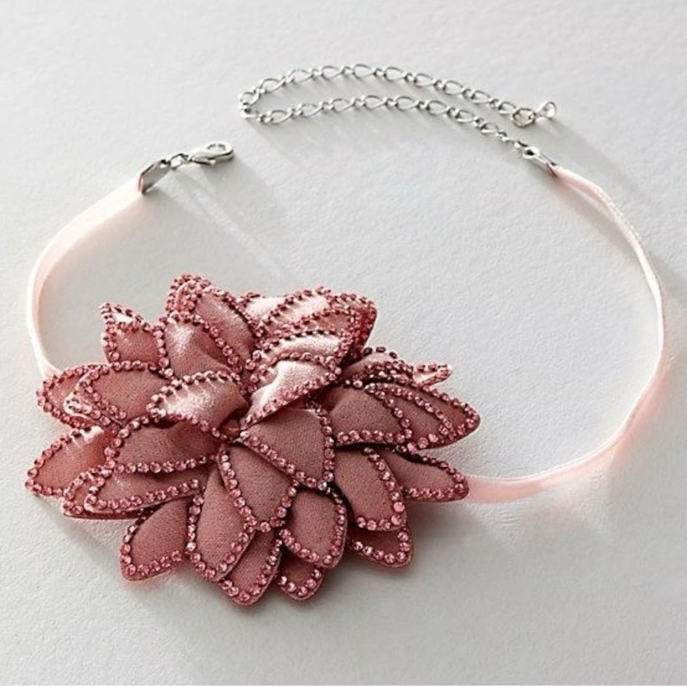 FREE PEOPLE From Dusk Till Dawn Choker in Dainty Pink